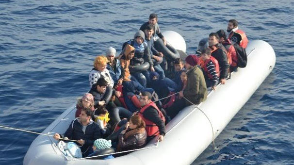 İzmir'de 29 kaçak göçmenler yakalandı