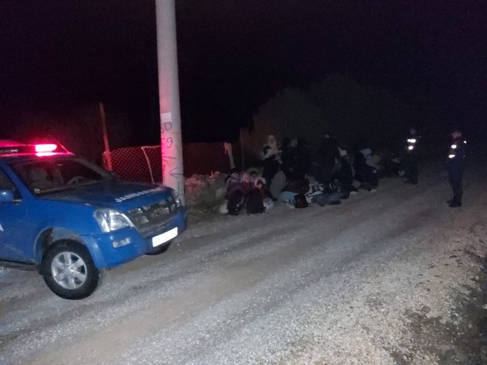 İzmir’de 40 düzensiz göçmen yakalandı 