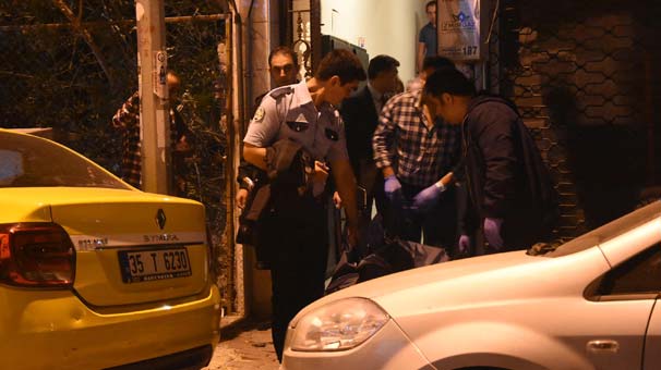 İzmir'de 40 yaşındaki kadın evinde ölü bulundu