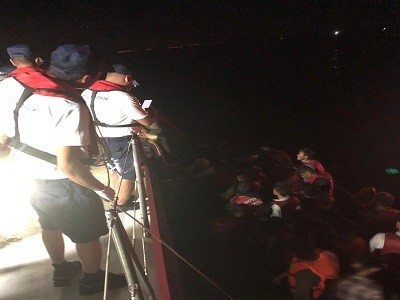 İzmir’de 49 düzensiz göçmen yakalandı 