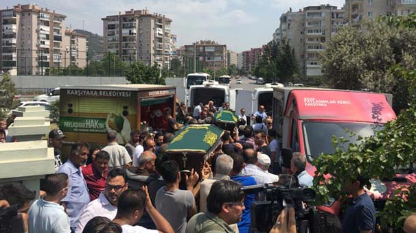 İzmir’de 5 tabut yan yana! Gözyaşları sel oldu