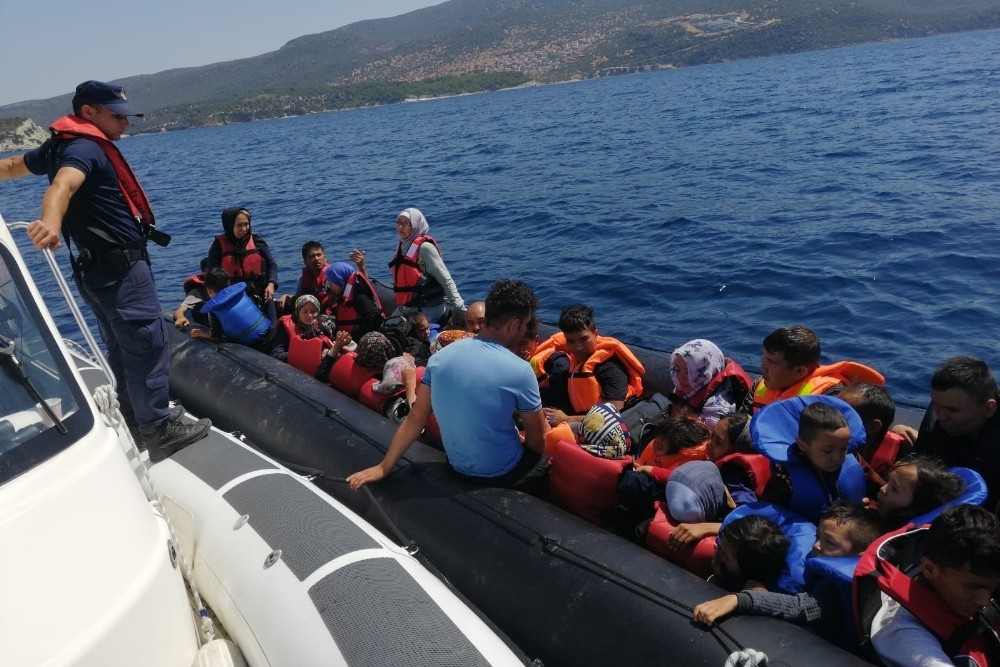 İzmir’de 69 düzensiz göçmen yakalandı 