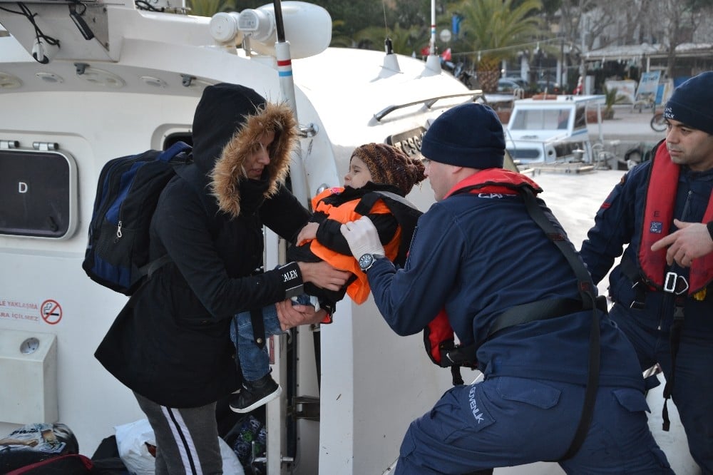 İzmir’de 75 kaçak göçmen yakalandı 