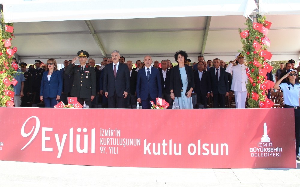 İzmir’de 9 Eylül coşkusu sürüyor 