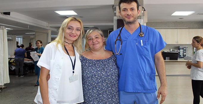 İzmir’de acil nöbetinde kalp krizi geçiren hemşireyi mesai arkadaşları kurtardı