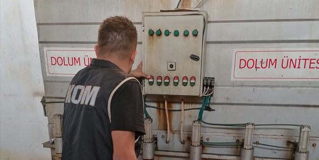 İzmir'de akaryakıt kaçakçılığı operasyonu! 109 ton ele geçirildi