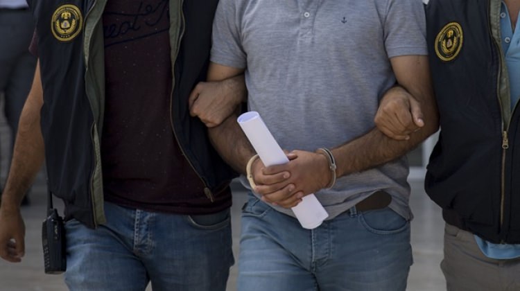 İzmir'de altını ıslatan kızına yaptıkları pes dedirtti!