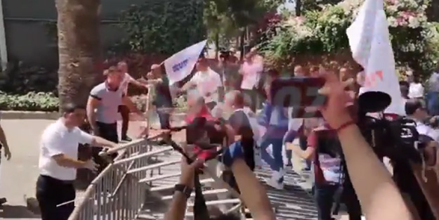 İzmir'de arbede! CHP demek kriz demek