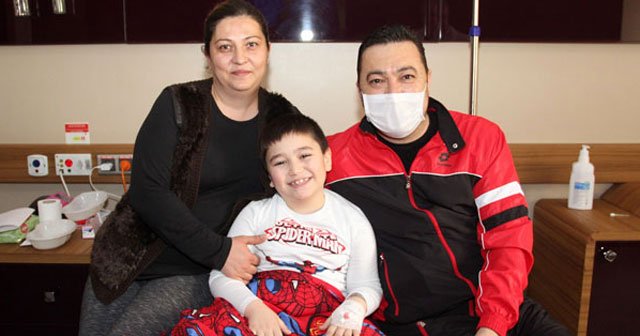 İzmir'de babanın dikkati oğlunun böbreğini kurtardı