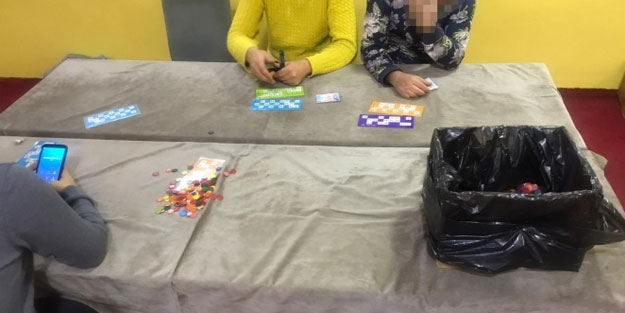 İzmir'de çay ocağına kumar baskını! Çok sayıda kişi yakalandı