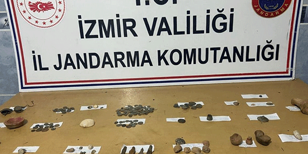 İzmir'de çeşitli dönemlere ait 165 parça obje ele geçirildi