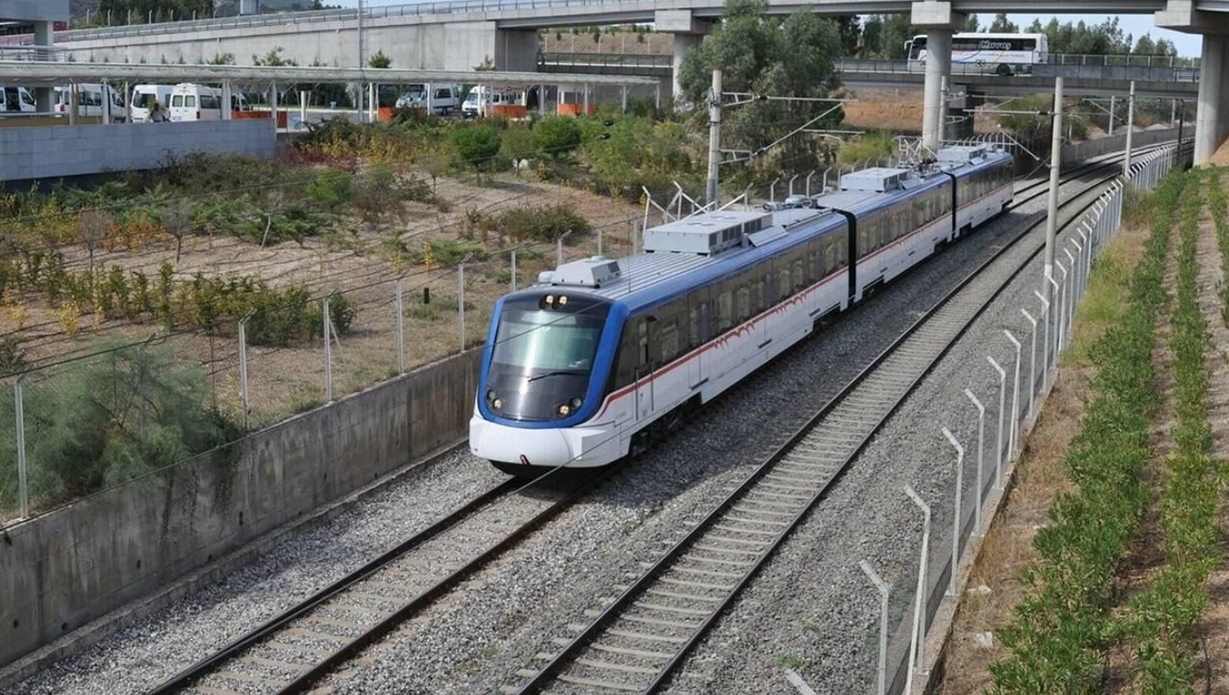 İzmir’de CHP belediyeciliği klasiği: Ulaşıma zam yağmuru, vatandaşa Nisan şakası gibi darbe!