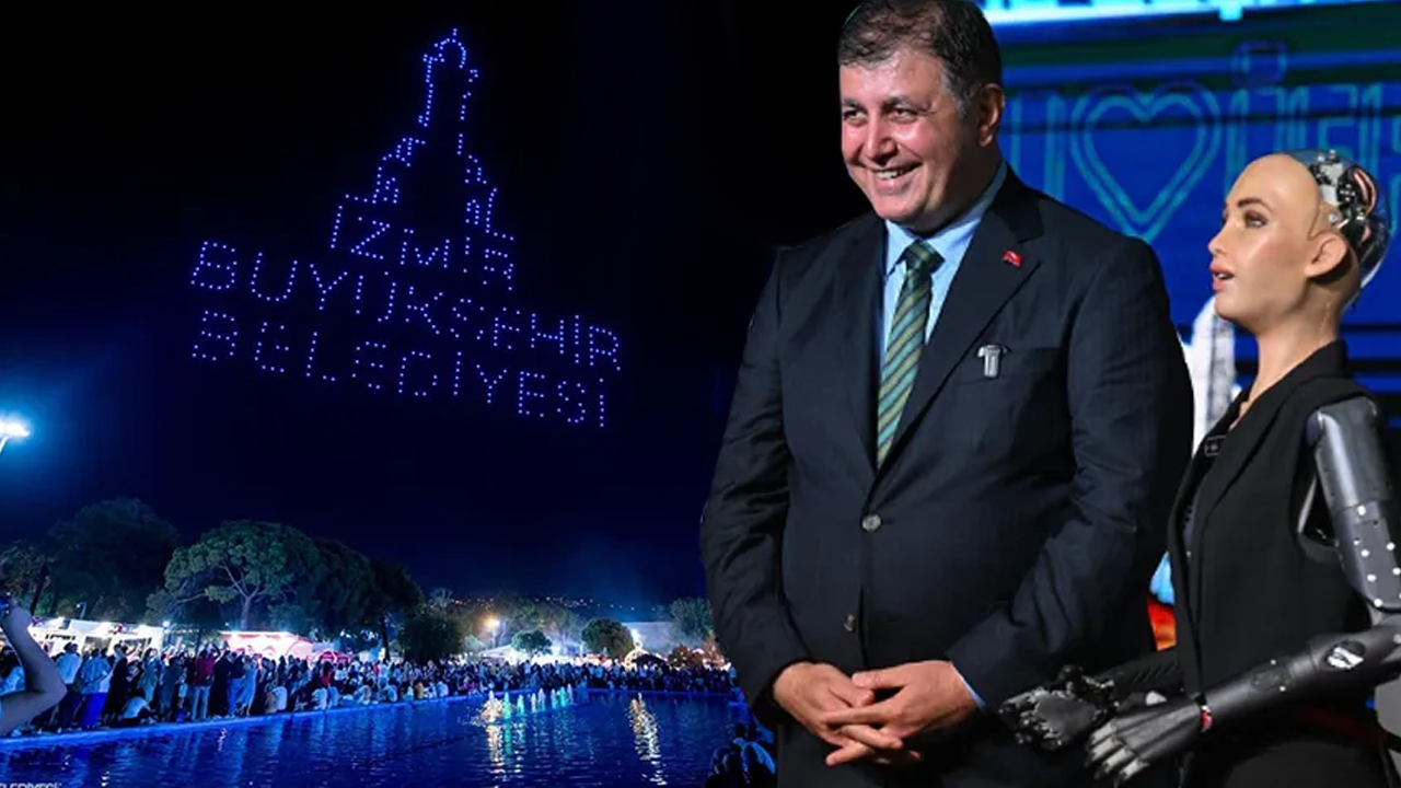 İzmir'de CHP rantçılığının ucu yok! Robot Sophia’yla selfie için milyonlar harcanmış!