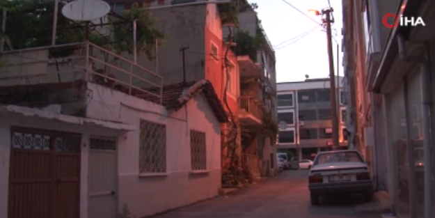 İzmir'de dehşet dolu gece! Anne ve babasını öldürüp intihar etti