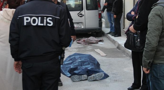 İzmir'de demir iskele devrildi: 1 ölü, 1 yaralı