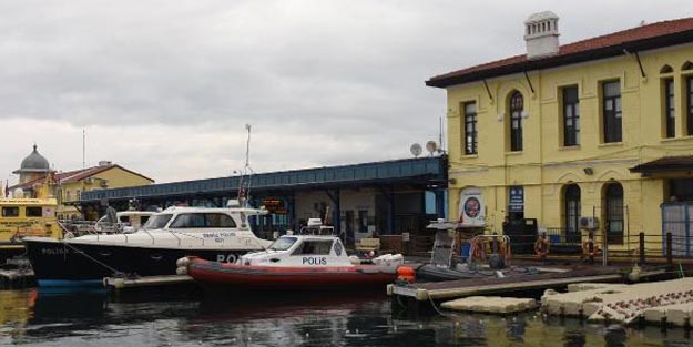 İzmir'de denizde erkek cesedi bulundu