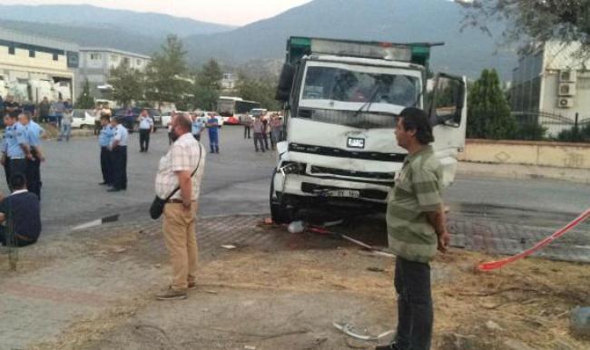 İzmir'de dikkatsizlik ölüm getirdi: 3 ölü, 1 yaralı