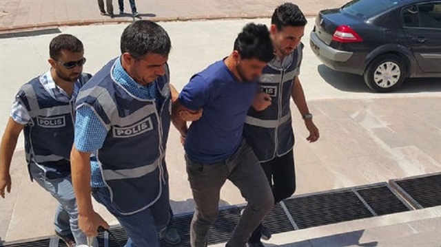 İzmir'de dolandırıcılar anonsla yakalandı