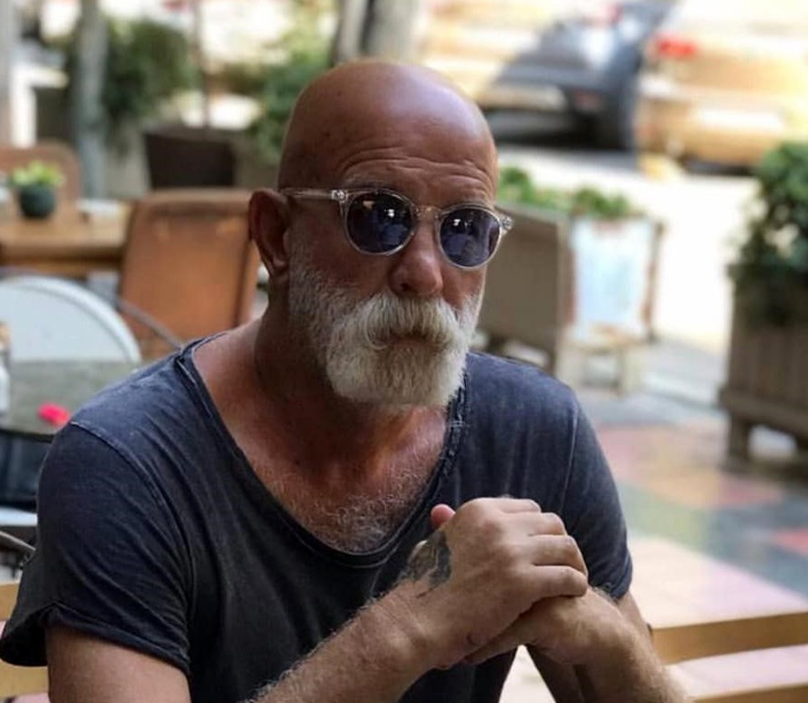 İzmir’de emekli 1. Sınıf Emniyet Müdürü kalp krizi sonucu yaşamını yitirdi 