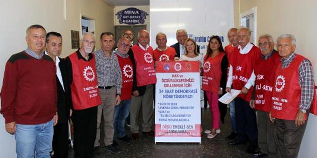 İzmir'de emeklilerden 'maaş' nöbeti