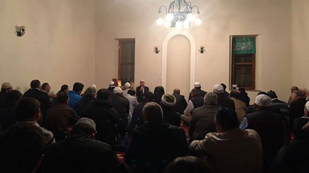 İzmir'de Emir Sultan Türbesinde 92 yıl sonra ilk namaz