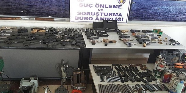 İzmir'de evin çatısında silah atölyesi bulundu