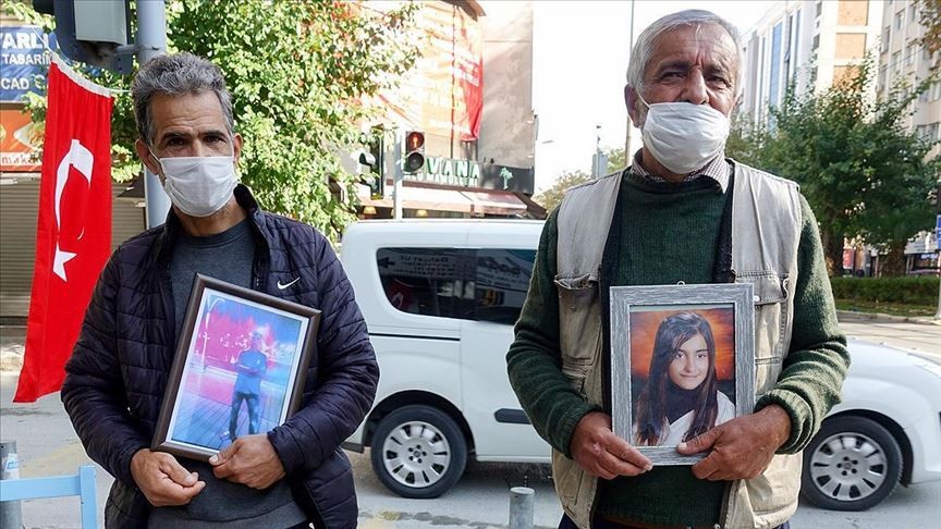 İzmir’de evlat nöbetine bir baba daha katıldı