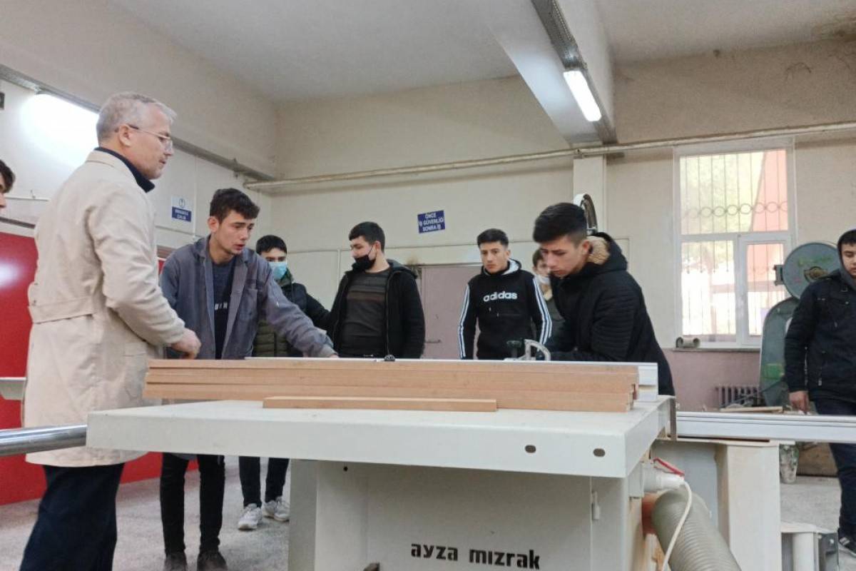 İzmir'de fabrika gibi okul: Cirosu 1 milyon TL'ye yaklaştı