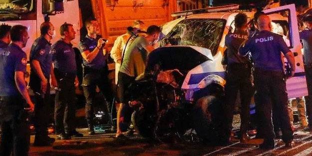 İzmir’de feci kaza: Bir şehit, biri polis 4 yaralı