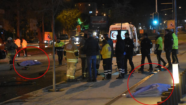 İzmir’de feci kaza! Caddeye savruldular: 2 ölü