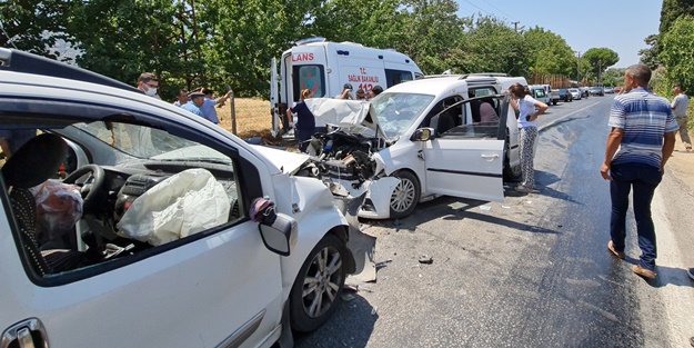 İzmir'de feci kaza! Ortalık can pazarına döndü
