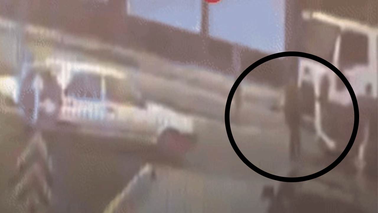 İzmir'de feci kaza: Yolun karşısına geçmek isterken can verdi!