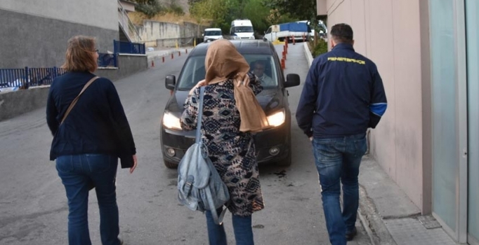 İzmir'de FETÖ'cü 2 'abla' cezaevinde