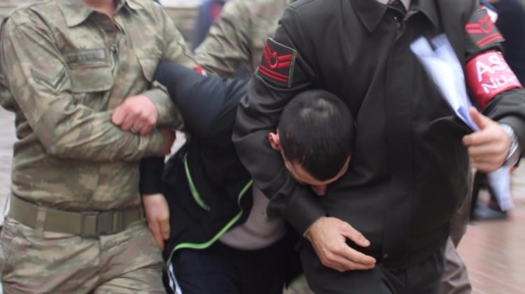 Firari asker kıskıvrak yakalandı!