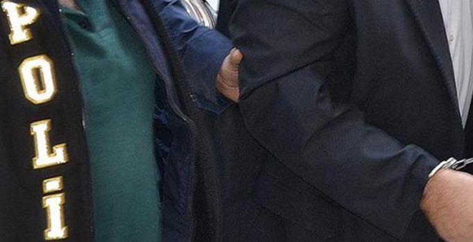 İzmir'de firari FETÖ imamı saklandığı evde yakalandı