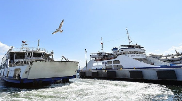 İzmir'de grev bitti, vapur seferleri 23 gün sonra başladı