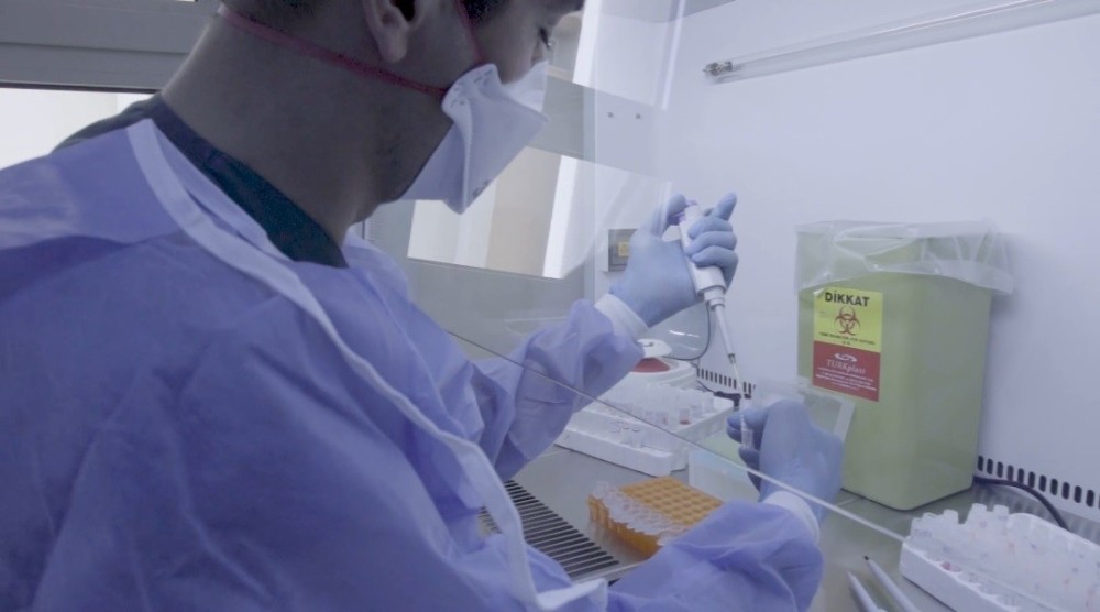 İzmir’de günde 10 binden fazla korona virüsü testi yapılabilecek 