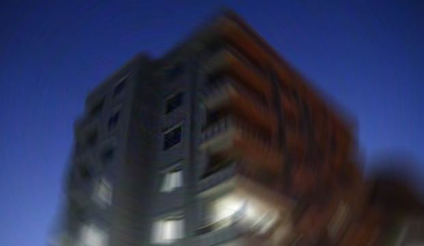 İzmir'de iki kardeş, kavga ederken balkondan düştü