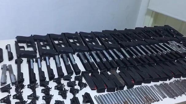 İzmir'de kaçak silah imalathanesine baskın