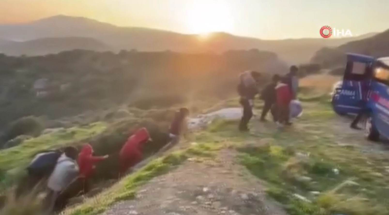 İzmir'de Kaçakçı Organizatörleri yakayı ele verdi