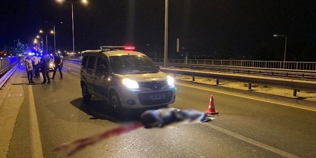 İzmir'de kamyona çarpan motosikletin sürücüsü öldü!