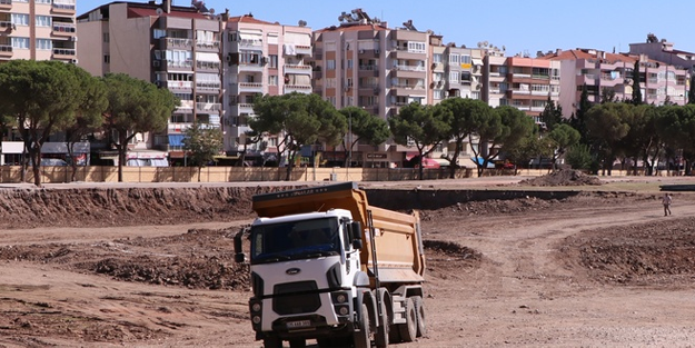 İzmir'de kamyonun çarptığı kişi vefat etti