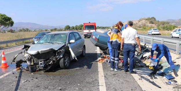 İzmir'de katliam gibi kaza! Gezgin çift yaşamını yitirdi