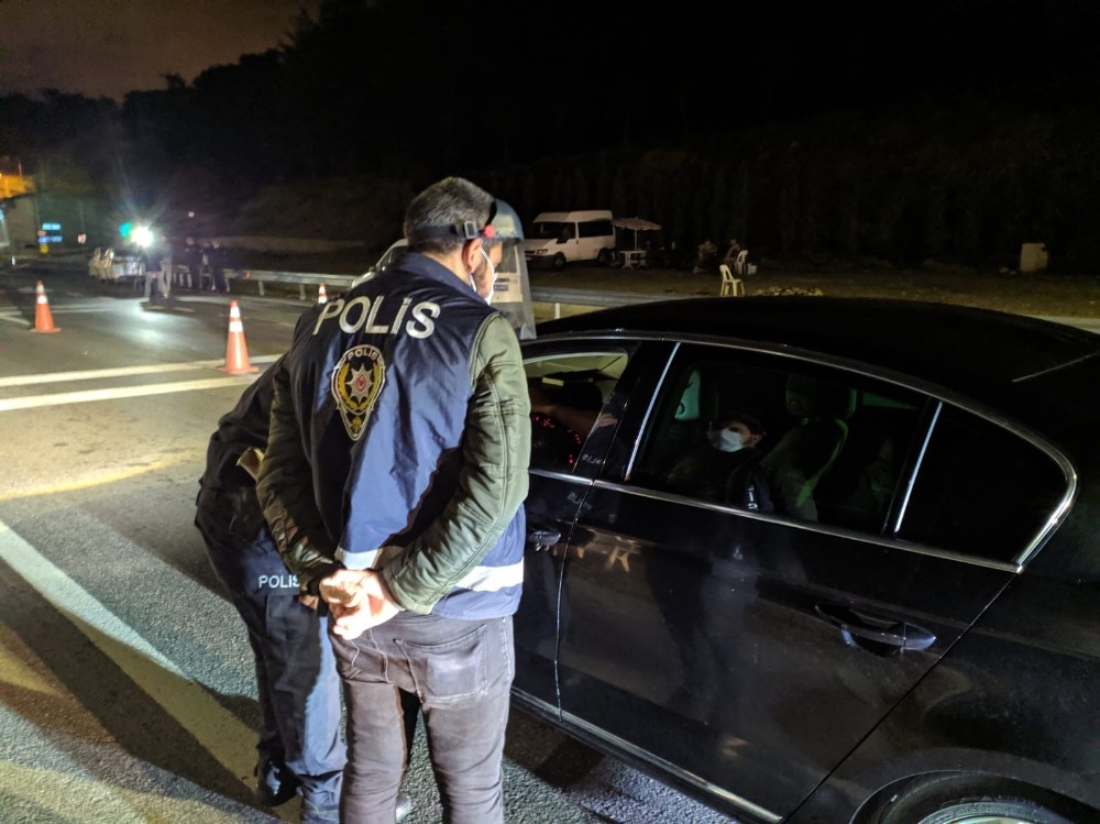 İzmir’de kısıtlama kurallarına uymayanlara 2 milyon lirayı aşkın ceza 