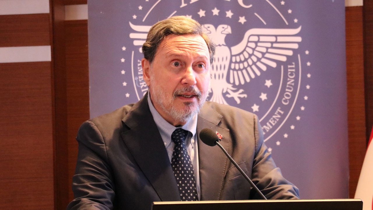 İzmir’de KOBİ’lere ABD pazarının fırsatları anlatıldı!