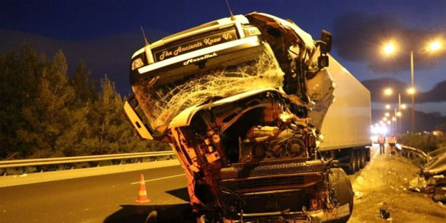 İzmir'de korkunç kaza: 1 ölü, 1 yaralı