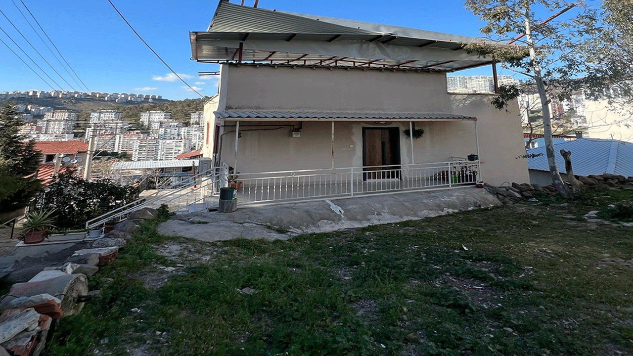 İzmir'de korkunç olay: Çatı onaran baba ve oğul hayatını kaybetti!