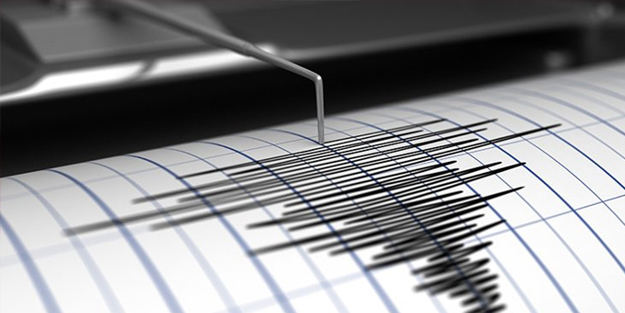 İzmir'de korkutan deprem