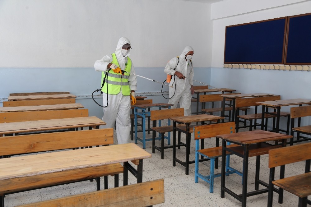 İzmir’de LGS sınavı öncesi okullar dezenfekte ediliyor 