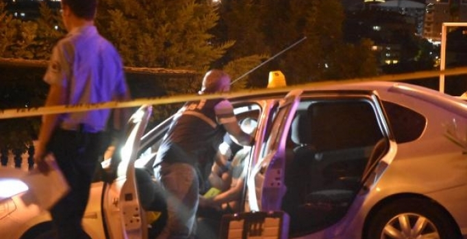 İzmir'de otomobilde ölü bulunan genç kalbine yenildi